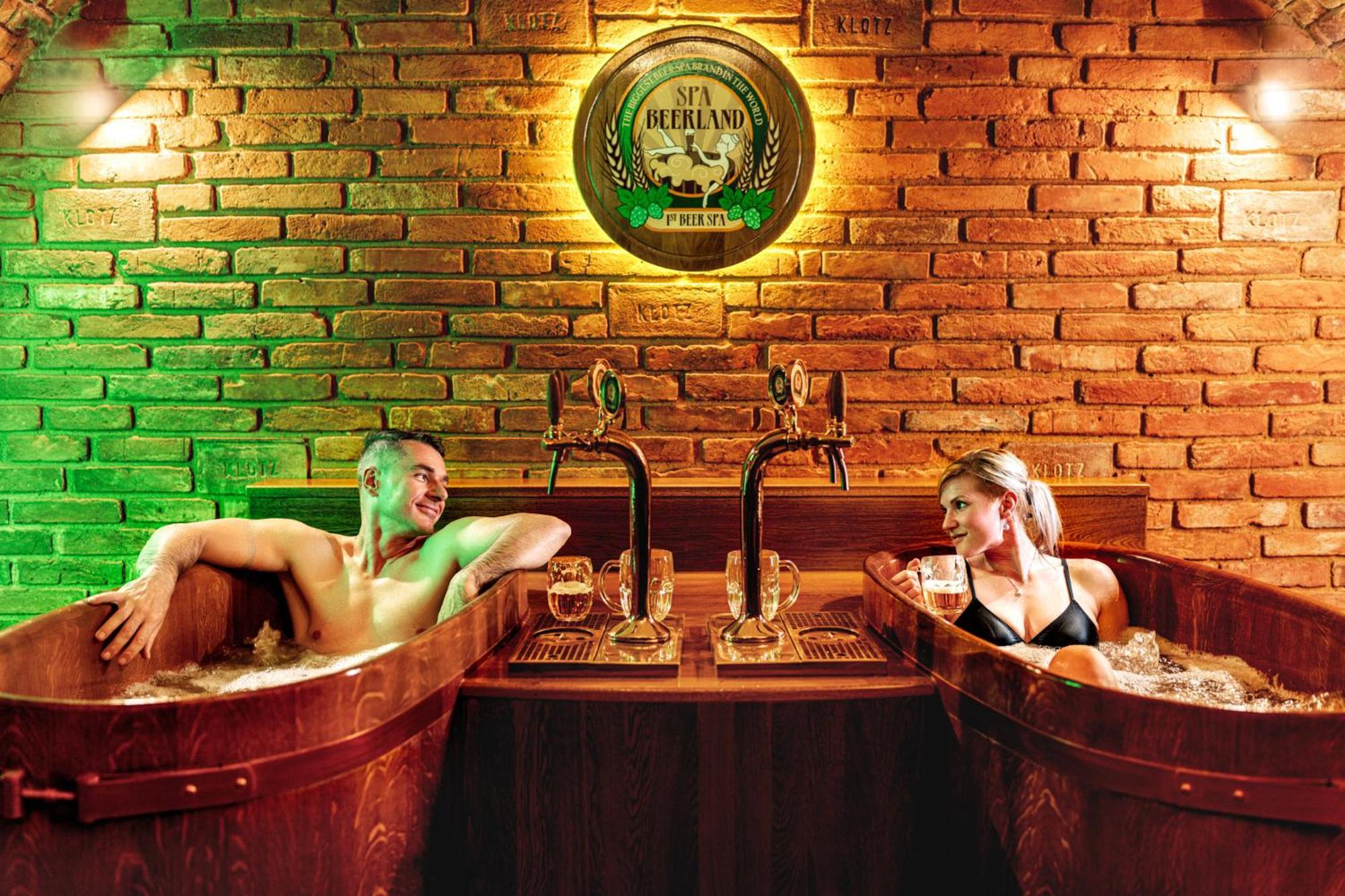 Spa Beerland - At The Golden Lamb Plzen Ngoại thất bức ảnh