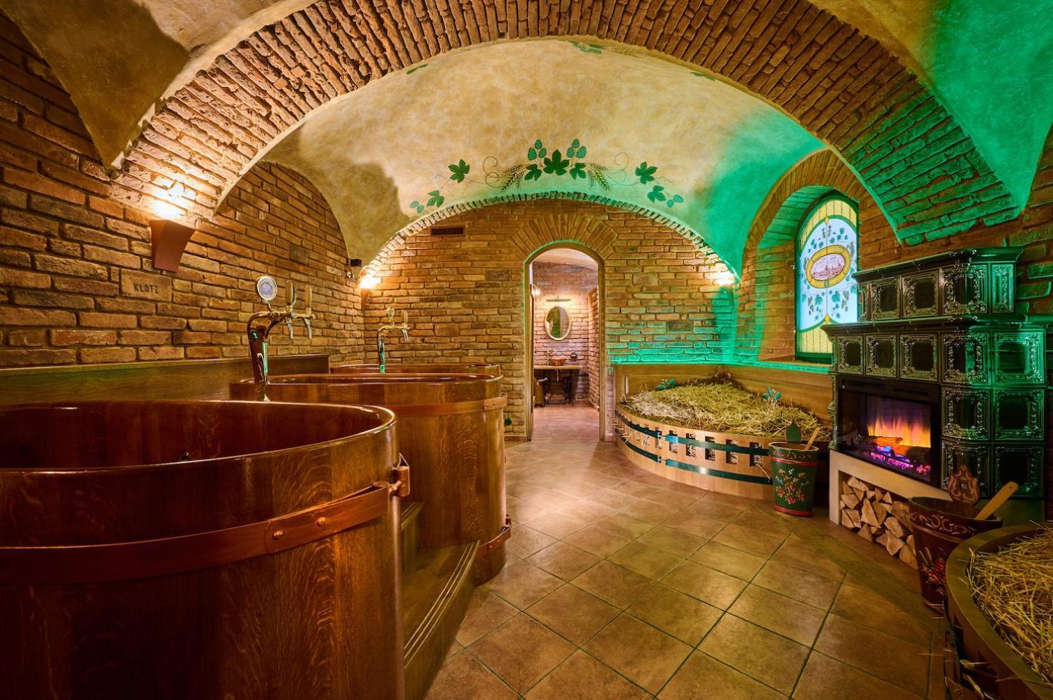Spa Beerland - At The Golden Lamb Plzen Ngoại thất bức ảnh