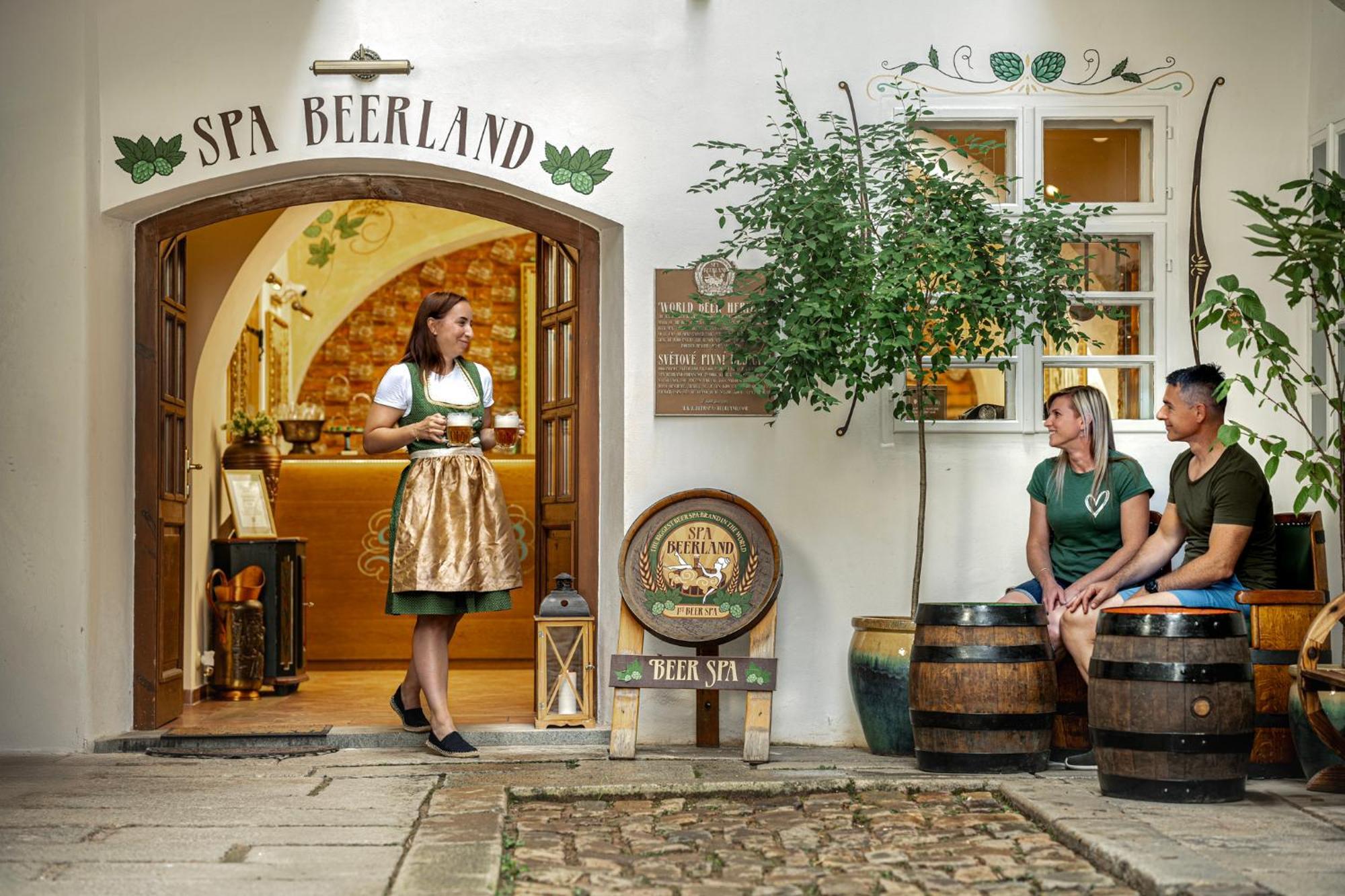 Spa Beerland - At The Golden Lamb Plzen Ngoại thất bức ảnh