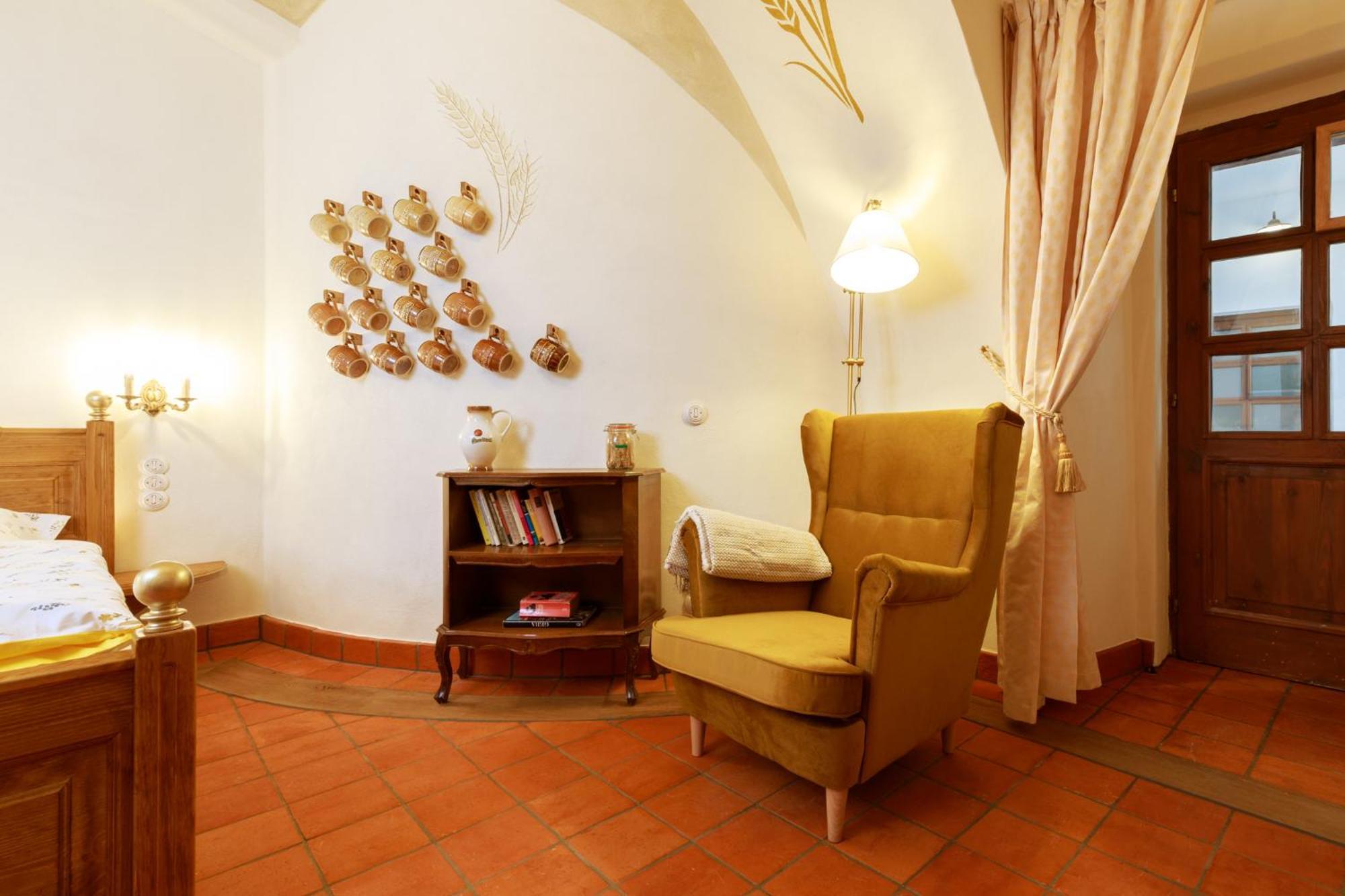 Spa Beerland - At The Golden Lamb Plzen Ngoại thất bức ảnh